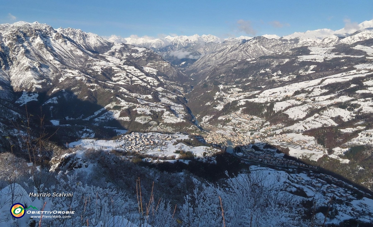 33 Panorama sulla conca di San Giovanni Bianco....JPG